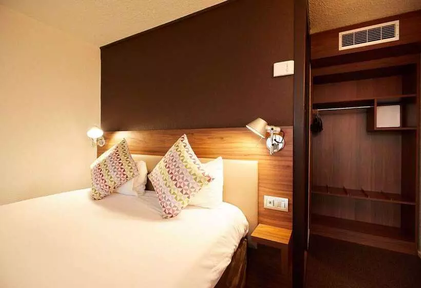 בית מלון כפרי Campanile Pau Est Bizanos