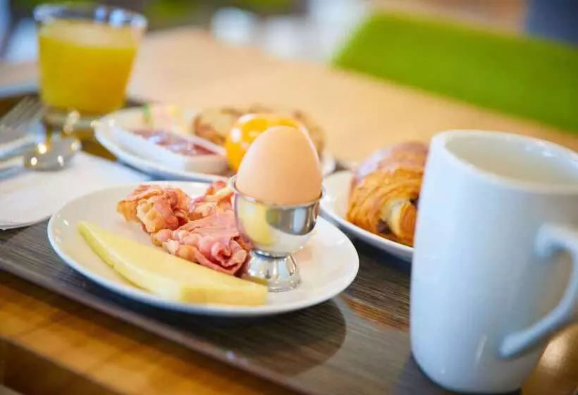 בית מלון כפרי Campanile Pau Est Bizanos