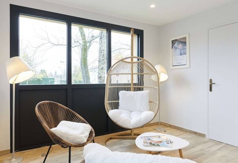 هتل Campanile Pau Est Bizanos