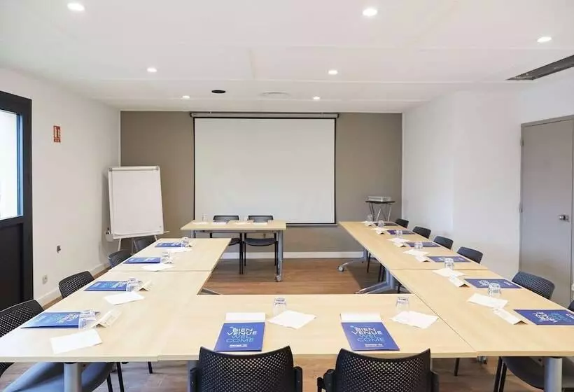 בית מלון כפרי Campanile Pau Est Bizanos