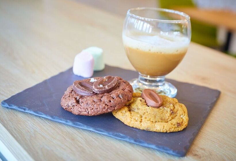 هتل Campanile Pau Est Bizanos