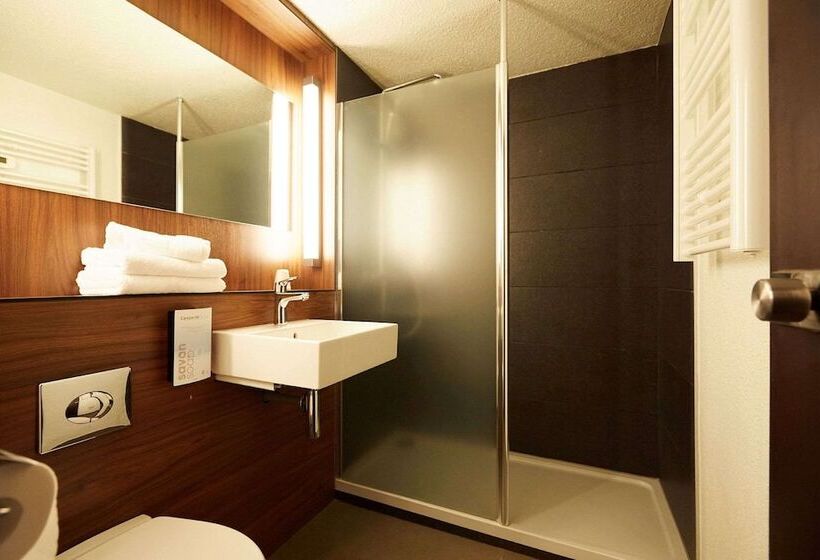 هتل Campanile Pau Est Bizanos