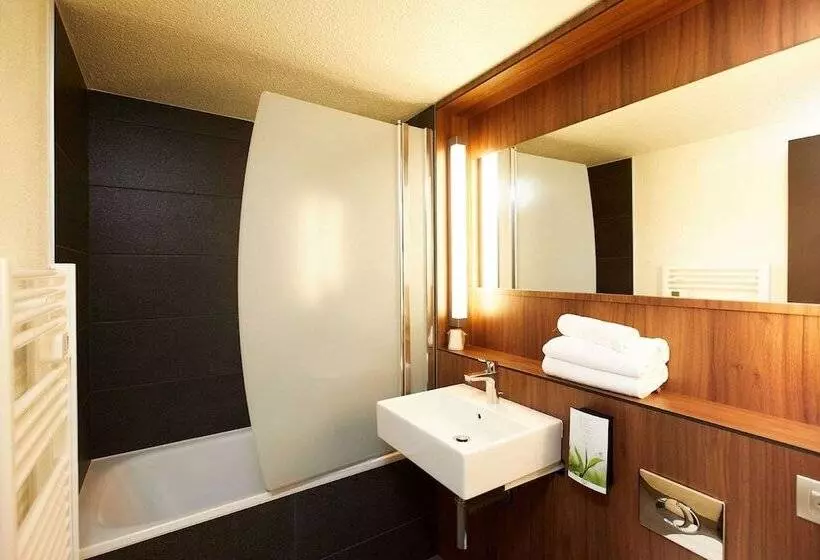 בית מלון כפרי Campanile Pau Est Bizanos