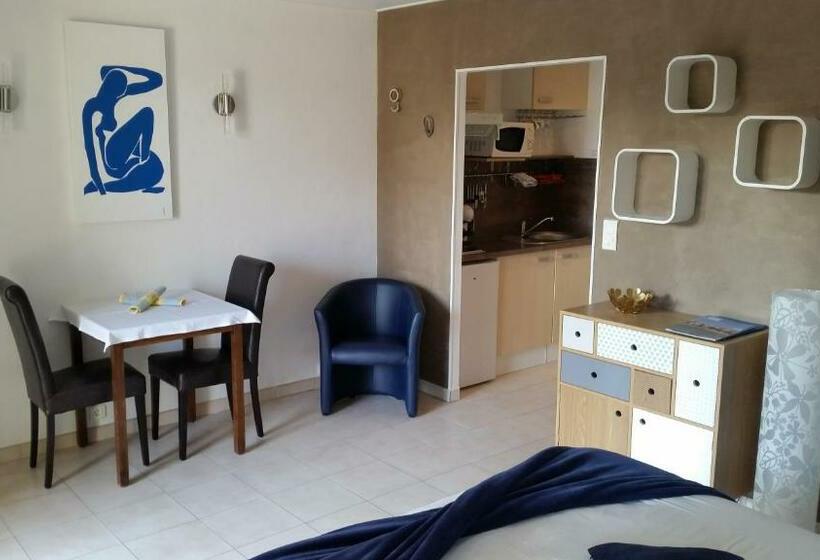 Отель Chambre D'hôtes La Potinière