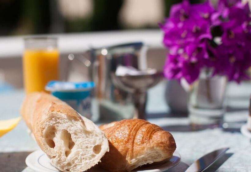 Отель Chambre D'hôtes La Potinière