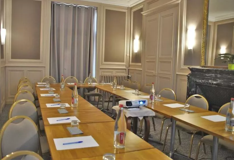 Отель Logis Hôtel De L Europe