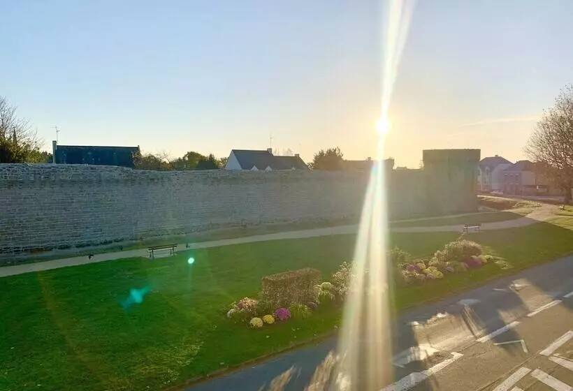 Отель Des Quatre Saisons