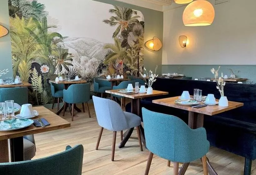 Отель Des Quatre Saisons