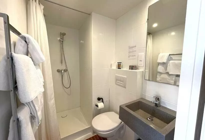 Отель Des Quatre Saisons