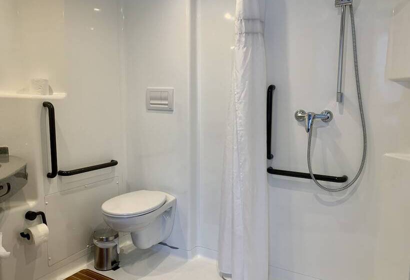 هتل Des Quatre Saisons