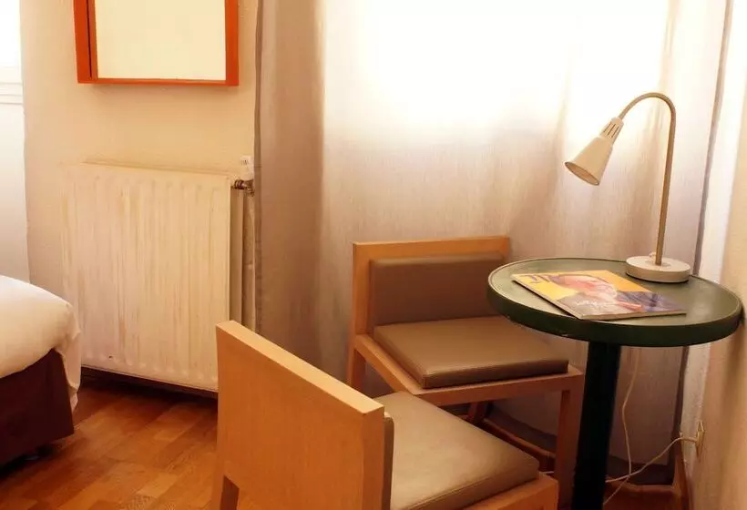 ホテル Edmond Rostand