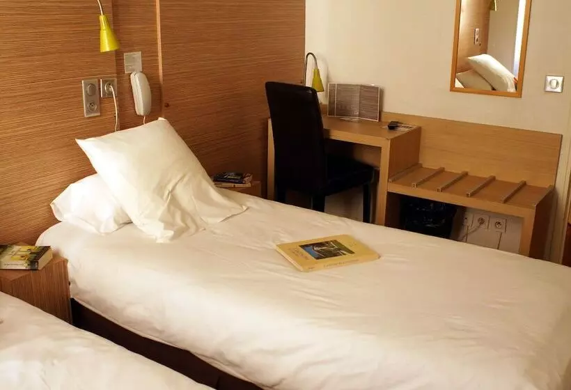 ホテル Edmond Rostand