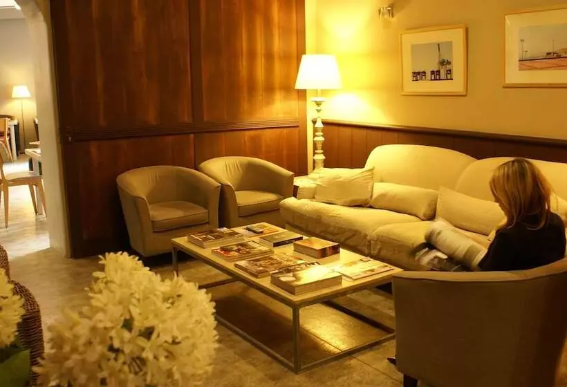 ホテル Edmond Rostand