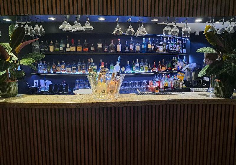 هتل Gounod Fully Renovated