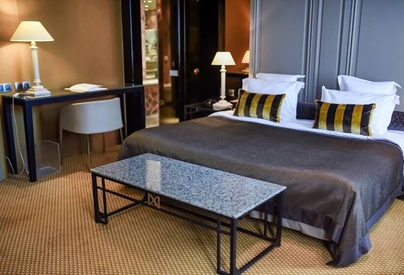 בית מלון כפרי Grand Hôtel Du Lion D Or