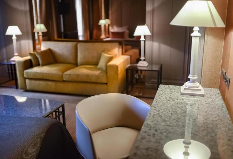 בית מלון כפרי Grand Hôtel Du Lion D Or