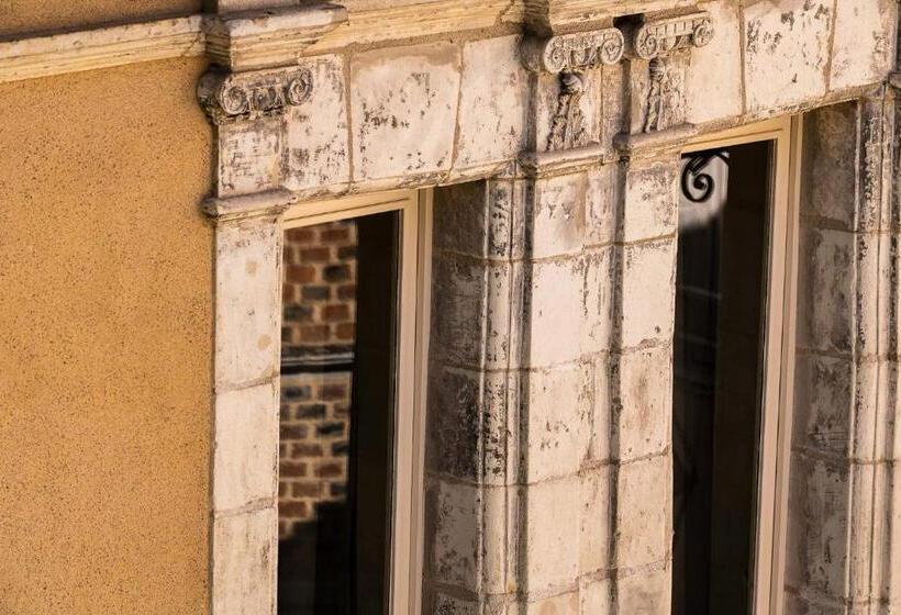 בית מלון כפרי Grand Hôtel Du Lion D Or