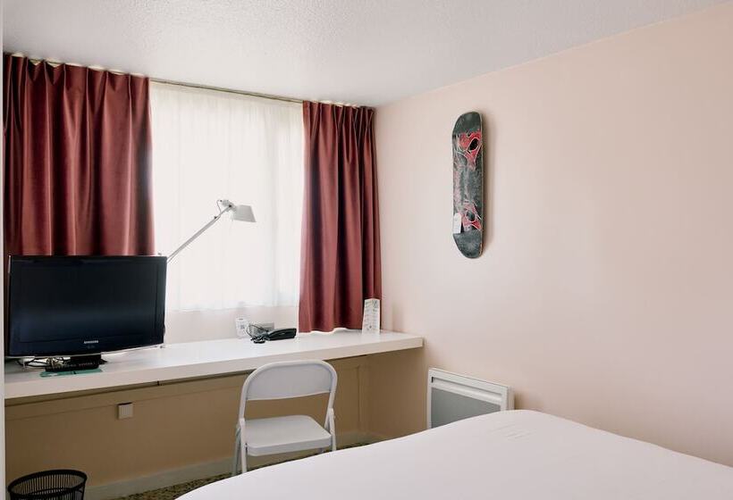 Greet Hotel Versailles   Voisins Le Bretonneux