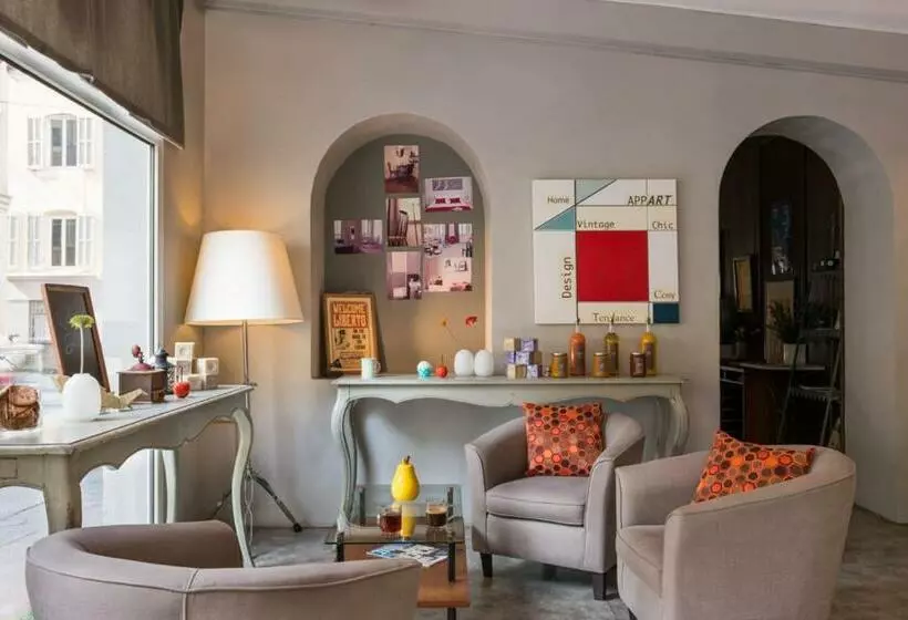 ホテル Edmond Rostand