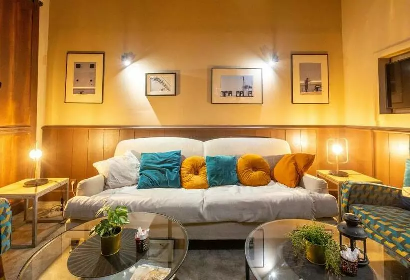 ホテル Edmond Rostand