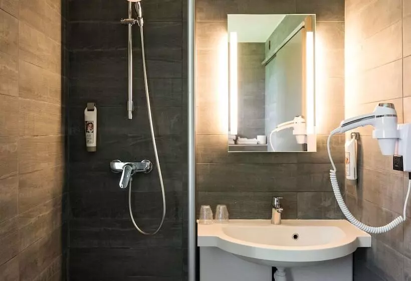 هتل Ibis Carcassonne Est La Cité