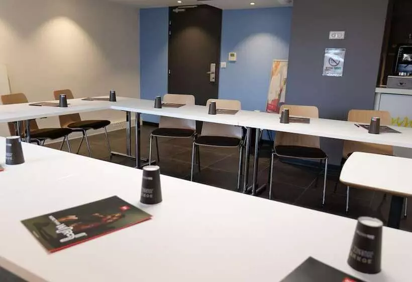 Отель Ibis Moulins