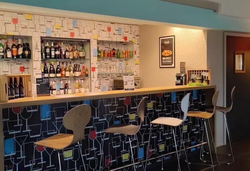 Отель Ibis Moulins