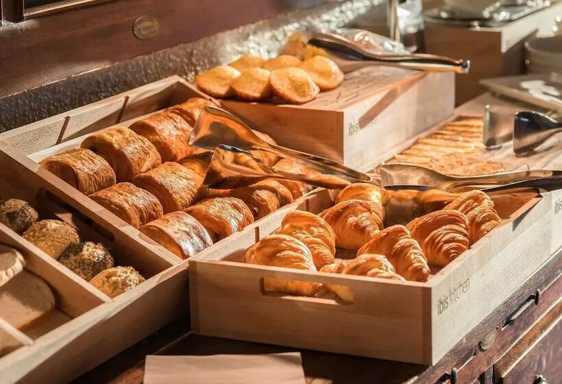 Отель Ibis Moulins