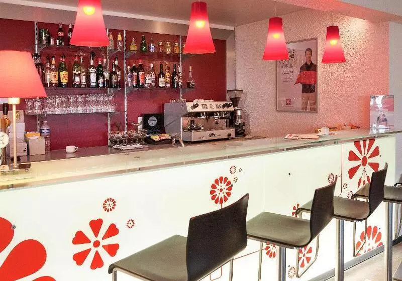 Отель Ibis Moulins