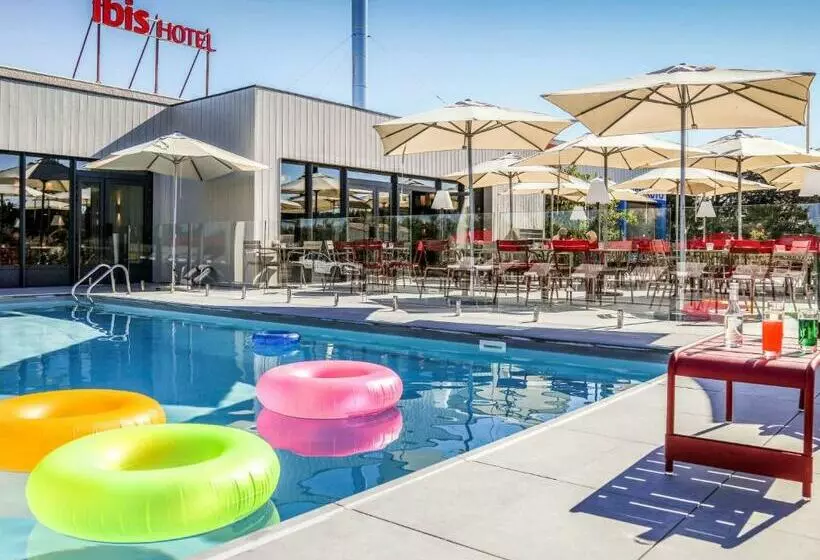 בית מלון כפרי Ibis Orange Centre