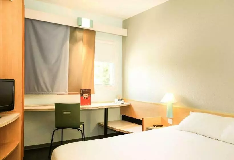 בית מלון כפרי Ibis Orange Centre