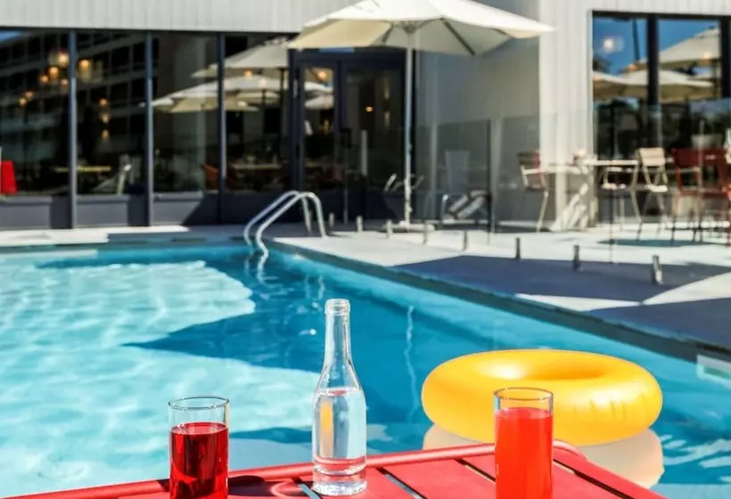 בית מלון כפרי Ibis Orange Centre