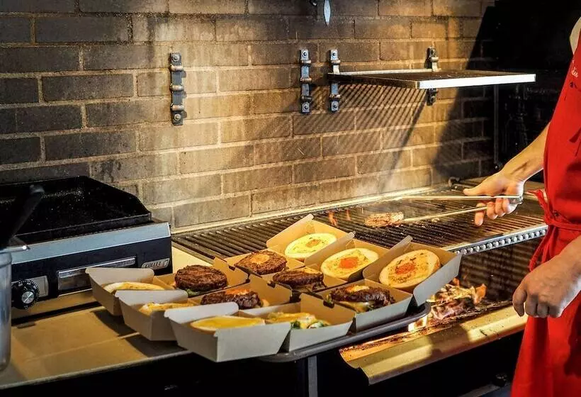 בית מלון כפרי Ibis Orange Centre