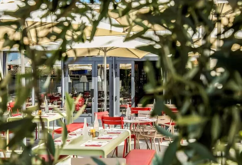 בית מלון כפרי Ibis Orange Centre