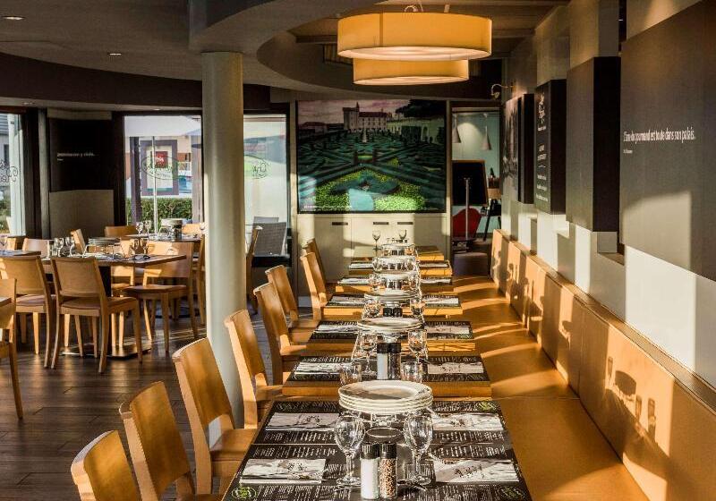 Отель Ibis Tours Nord