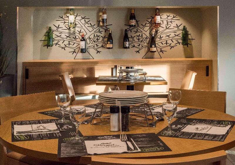 Отель Ibis Tours Nord