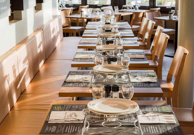 Отель Ibis Tours Nord