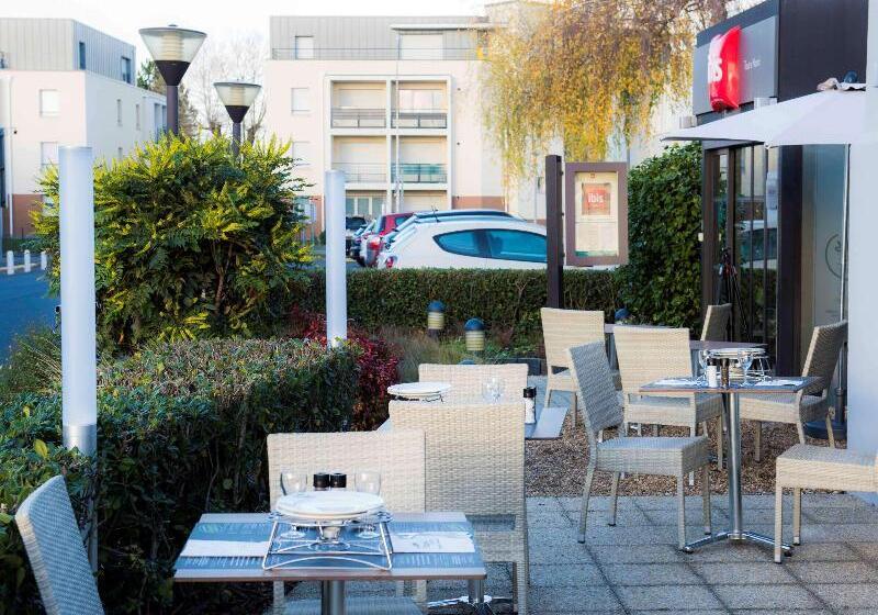 Отель Ibis Tours Nord