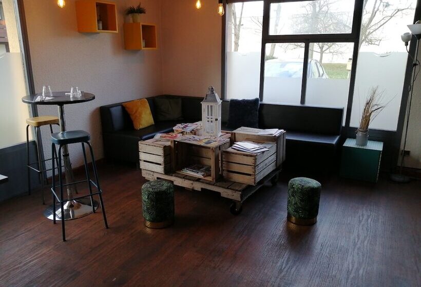 هتل Kyriad Direct Le Bourget Gonesse