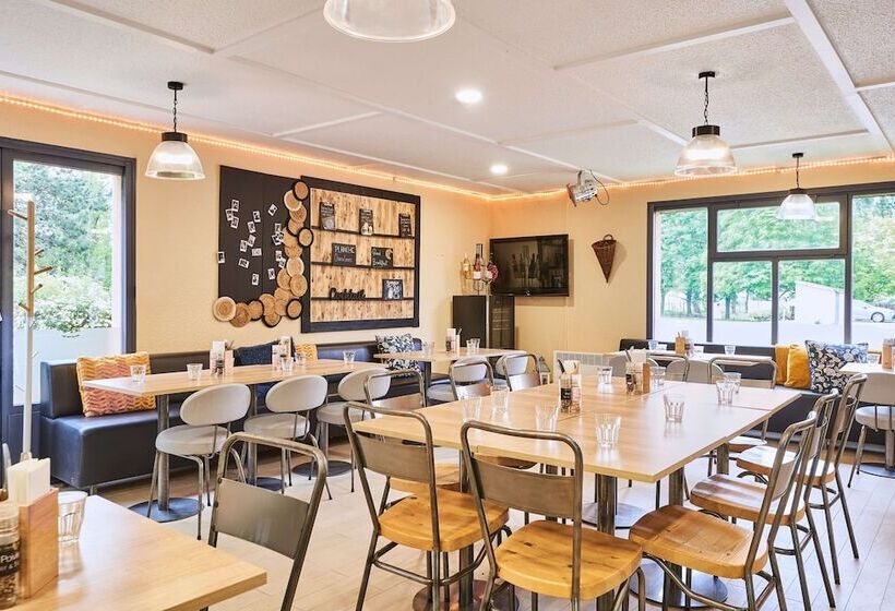 هتل Kyriad Direct Le Bourget Gonesse