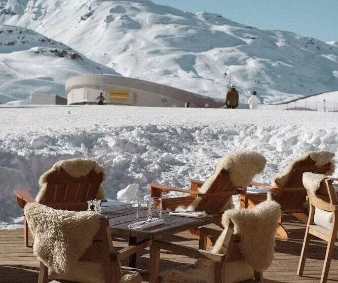 Hôtel Le Fitz Roy, A Beaumier