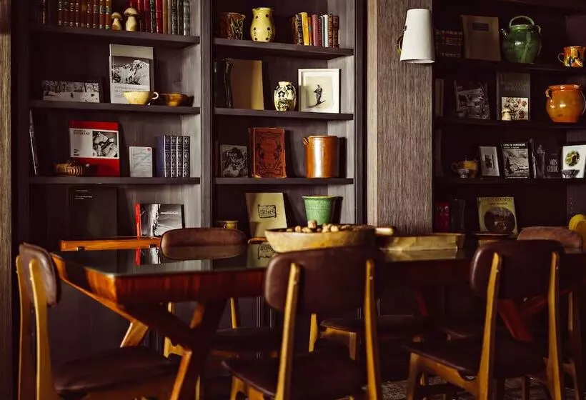 Hôtel Le Fitz Roy, A Beaumier