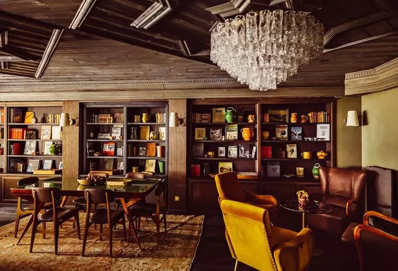 Hôtel Le Fitz Roy, A Beaumier