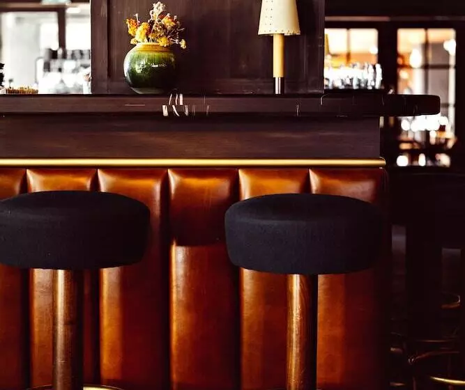 Hôtel Le Fitz Roy, A Beaumier