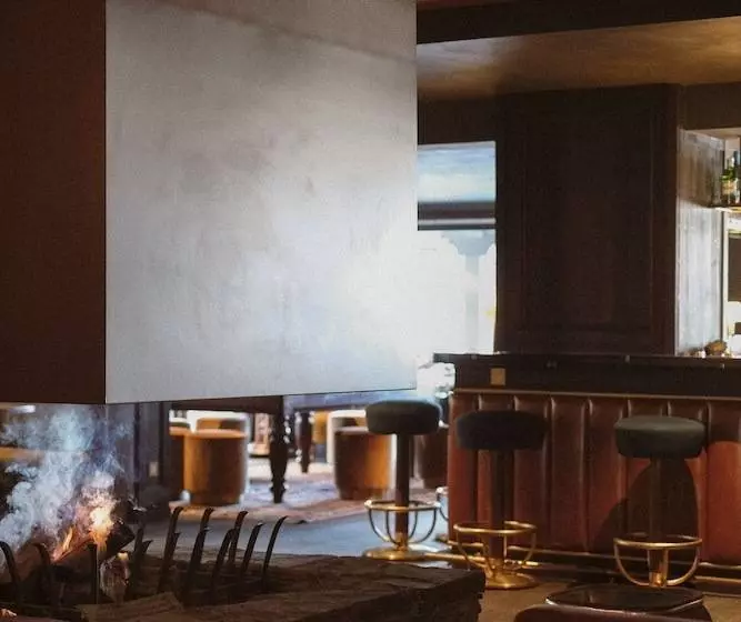 Hôtel Le Fitz Roy, A Beaumier