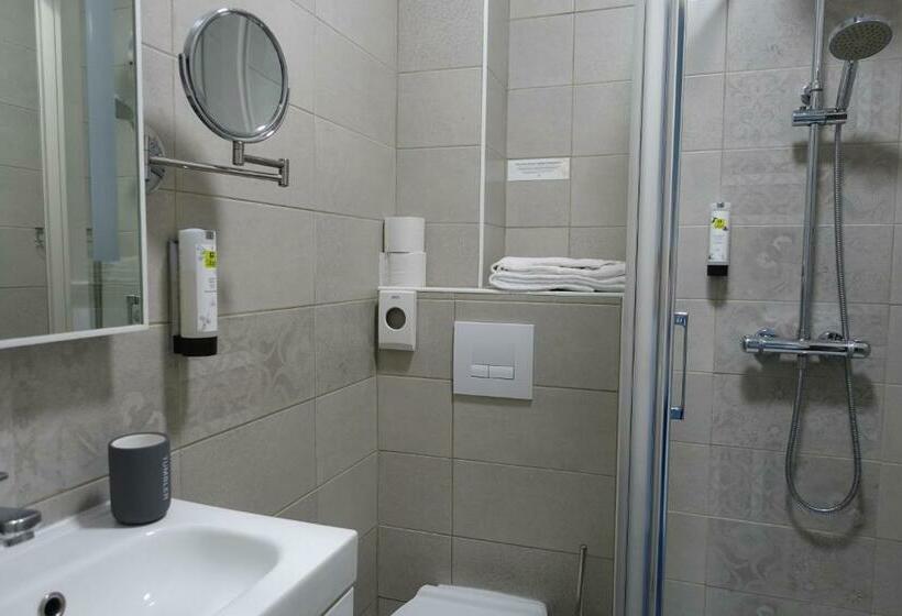 בית מלון כפרי Logis Hôtel Emeraude