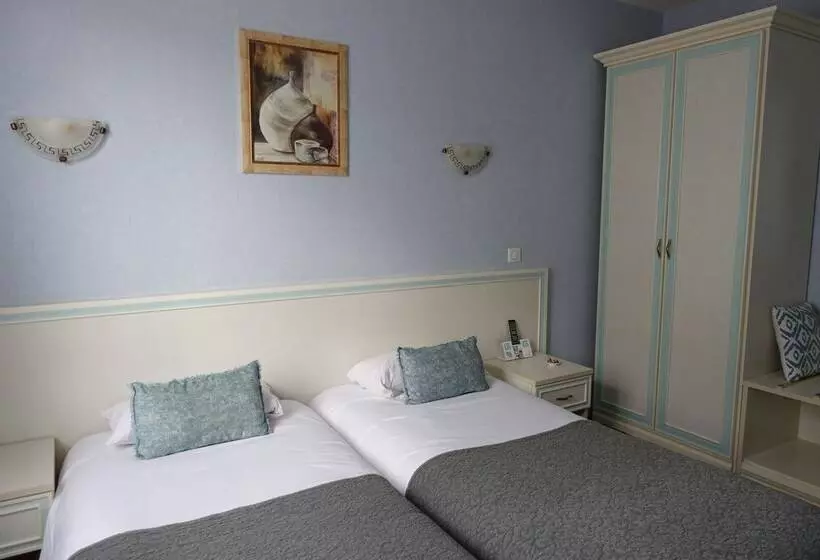 ホテル Logis Hôtel Emeraude