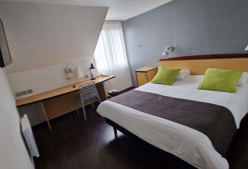 فندق Campanile Saumur