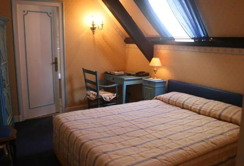 هتل Au Moulin De La Gorce