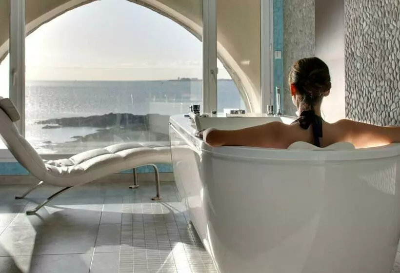 Отель Domaine De Rochevilaine